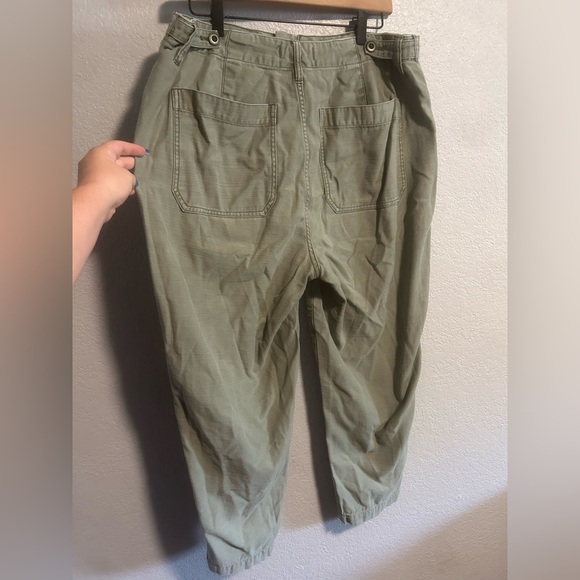 Madewell Griff Tapered Fatigue Cargo Pants in Olive - Picture 8 of 9